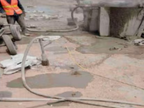 庐山水泥混凝土路面板底注浆技术 路面脱空注浆整治方案