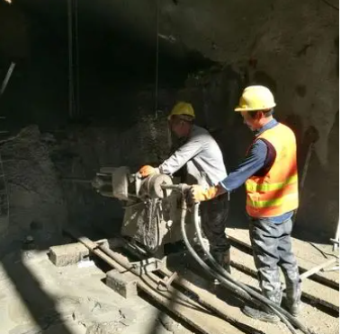 庐山水下抗分散灌浆料特点 水下不分散注浆料介绍